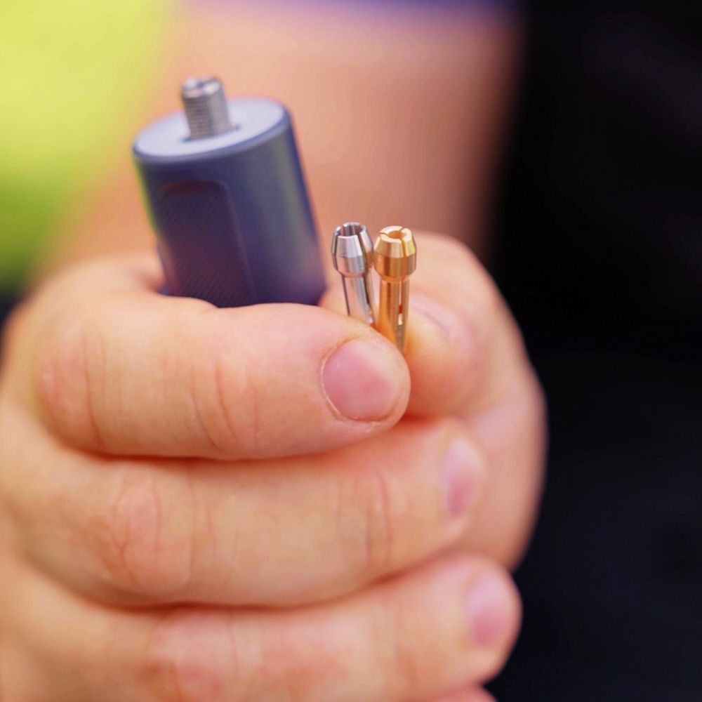 Гравер аккумуляторный Greenworks GPT-8VRT, 8V, Арт.3200707, с принадлежностями 52 шт