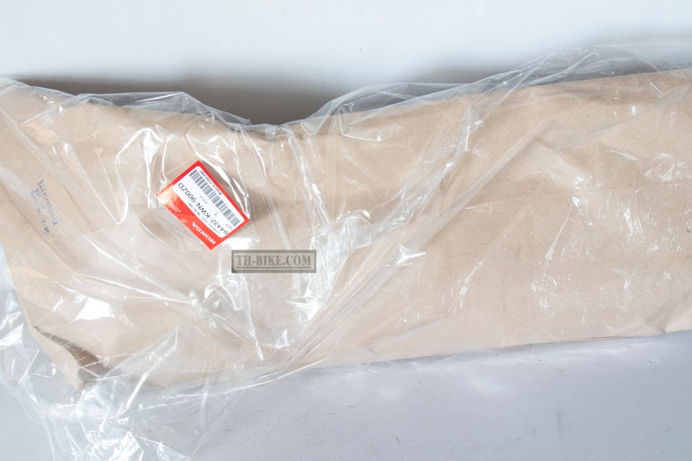 64432-KWN-900ZD. COVER, L. SIDE *NHA14M*. Fairing Honda PCX, Silver