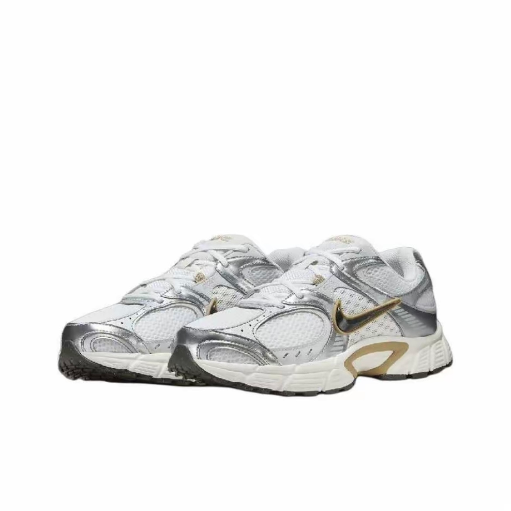 Nike V5 RNR "Parachute Beige Metallic"