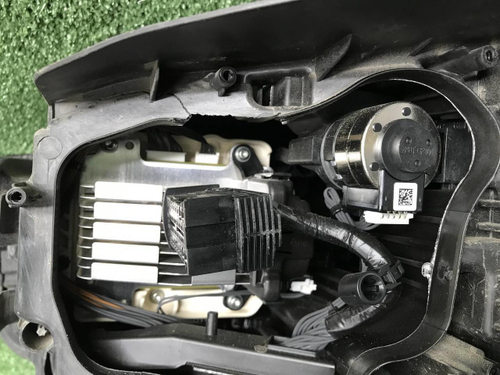 Битая Фара правая VW Touareg 3 (2018-2023) LED