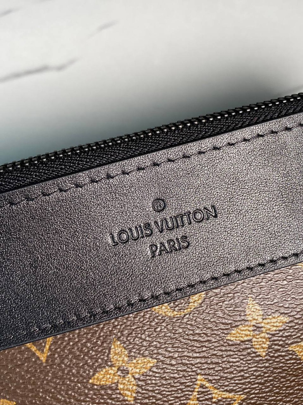 Клатч Louis Vuitton
