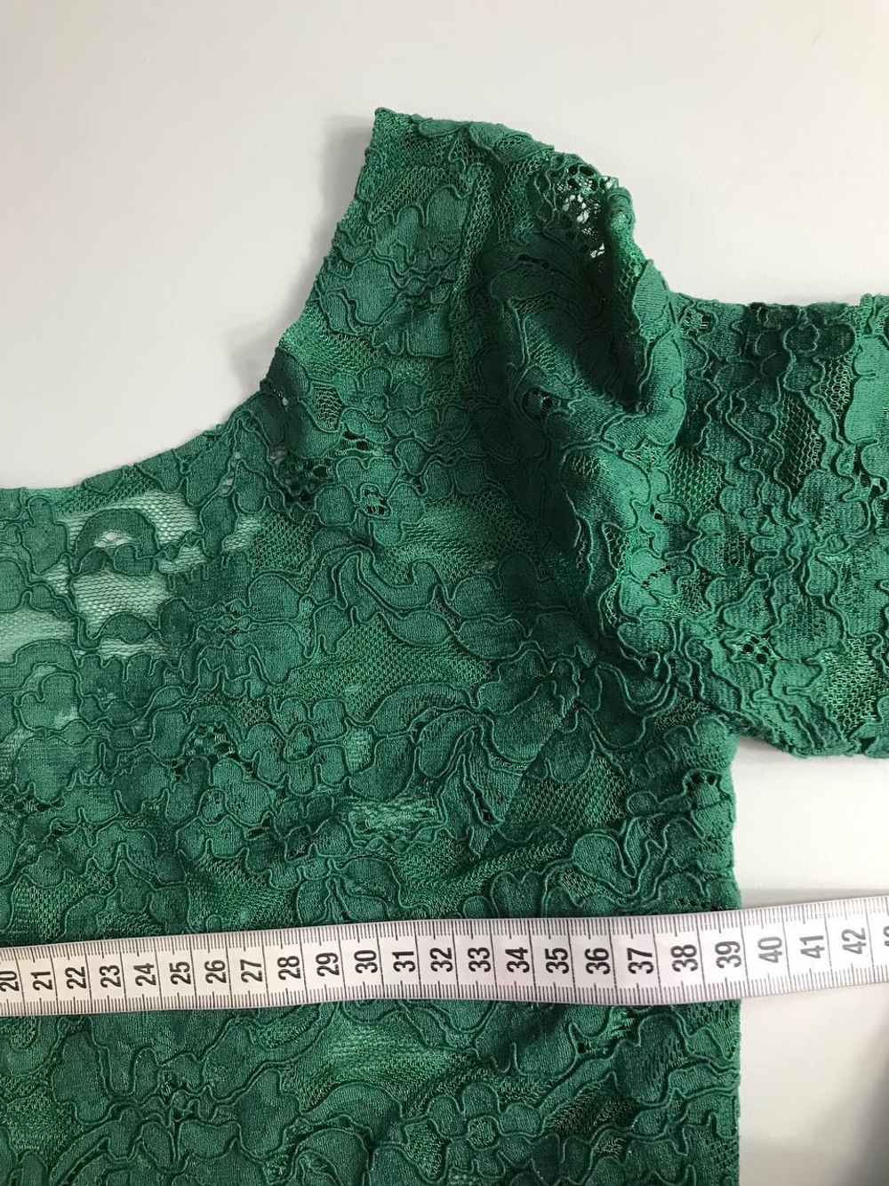 Топ укороченный из ажурной ткани в глубоком бутылочно-зеленом оттенке 42 размер