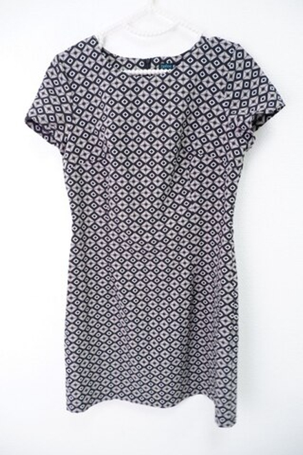 Платье Befree интересное 40 размер