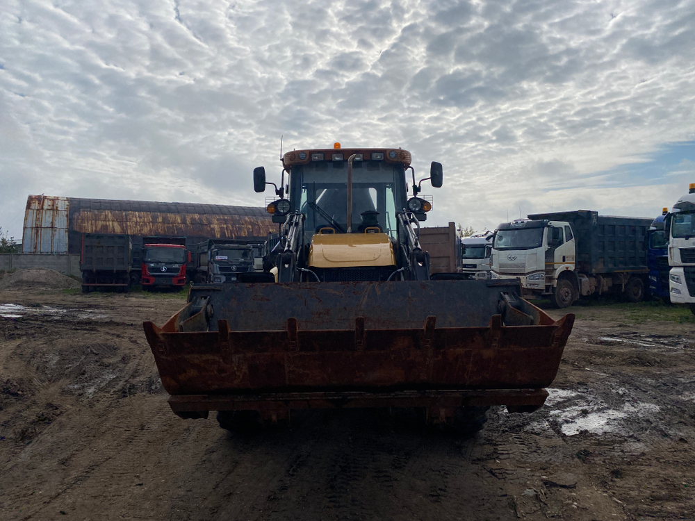 TAVR 695* Экскаватор-погрузчик 695BL (Дизельный, 3,9 л, 102 л.с., АТ)