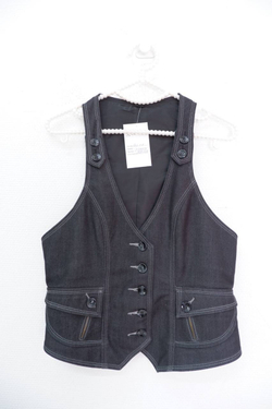 Жилетка черная 40 размер