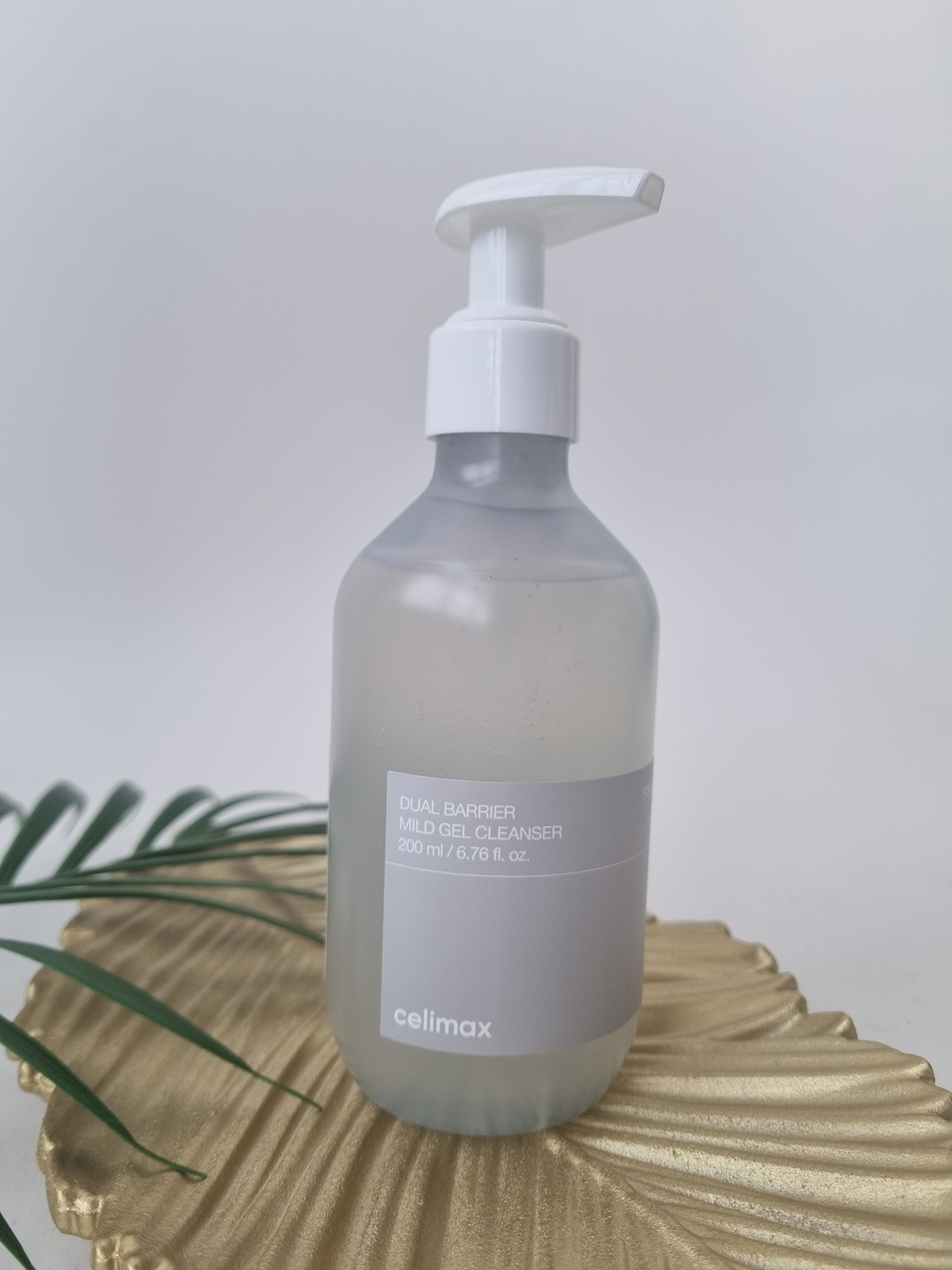 Гель-пенка для умывания с комплексом церамидов Celimax Dual Barrier Mild Gel Cleanser