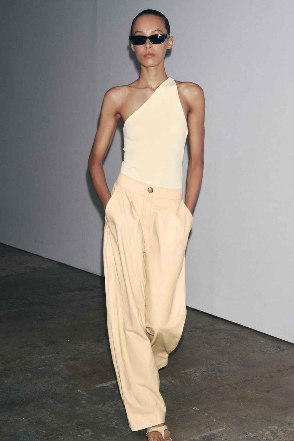 ZARA БОДИ АСИММЕТРИЧНОГО КРОЯ ИЗ ПОЛИАМИДА, СВЕТЛО-ЖЕЛТЫЙ