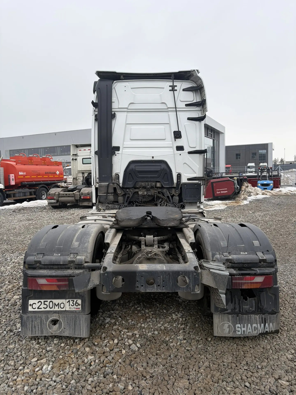 Shacman (Shaanxi) SX* 4x2 Седельный тягач SX4188YY381 (Дизельный, 12,5 л, 473 л.с., МТ)
