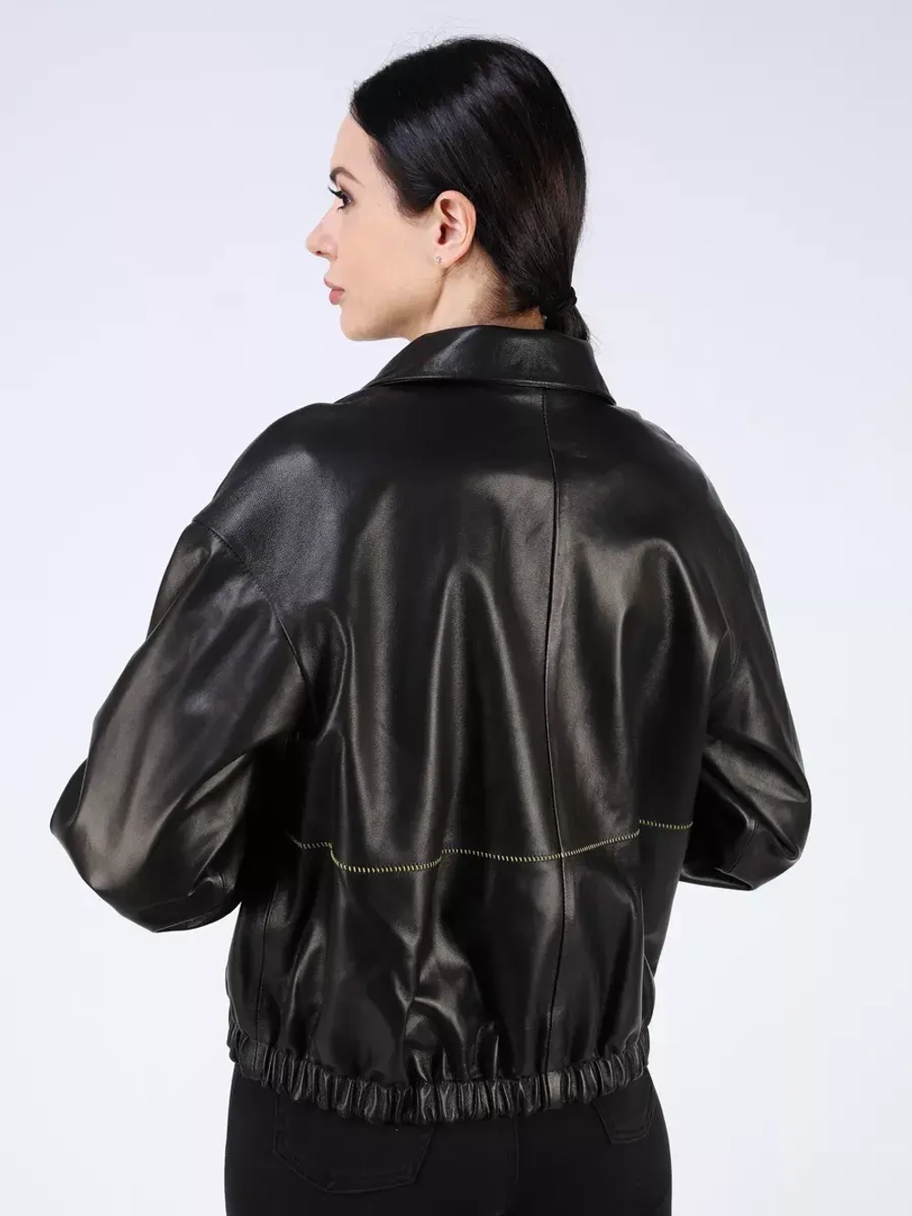 Кожаная куртка демисезонная бомбер