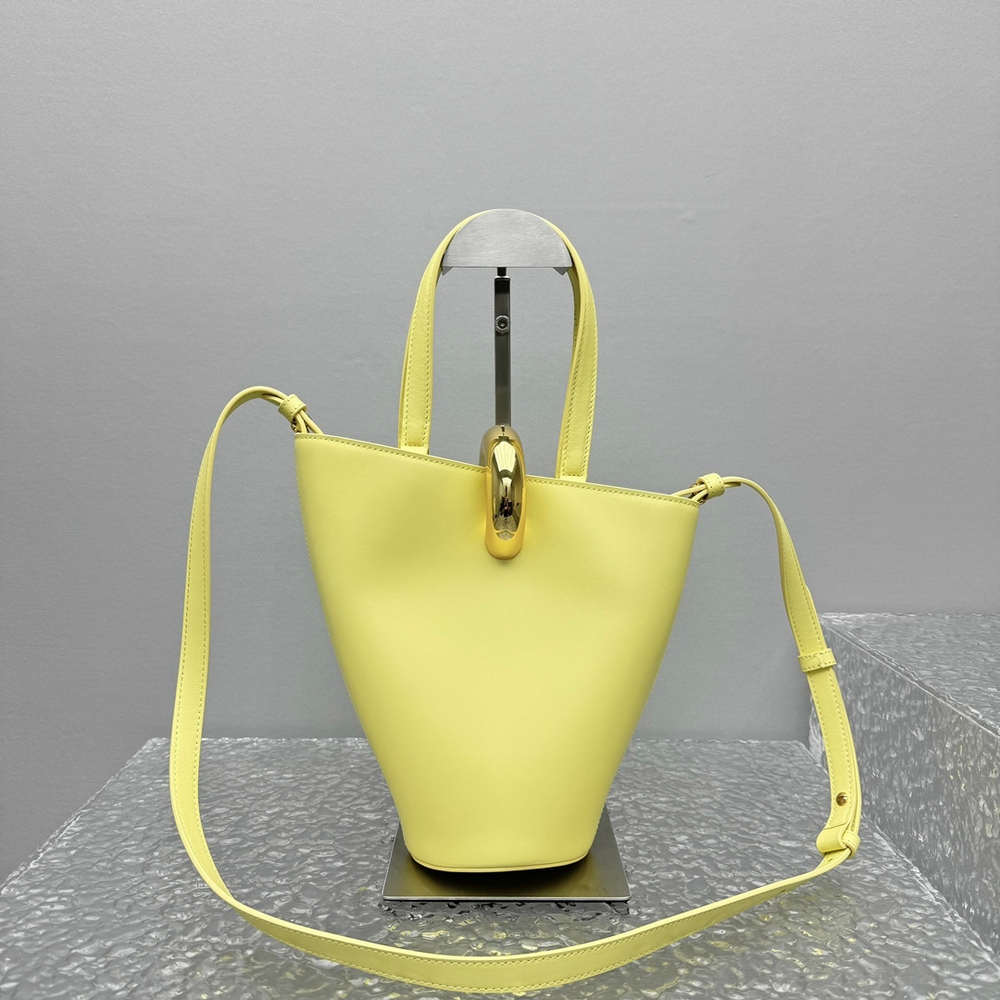 Jacquemus Small Bambola 24 cm