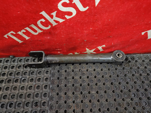 Стойка заднего стабилизатора