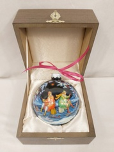 Шар новогодний с круговой росписью Палех "Зимняя рыбалка" в футляре