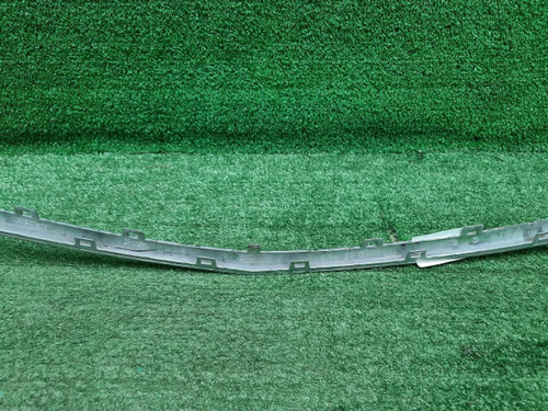 Молдинг решетки радиатора Mercedes V W447 (14-нв)
