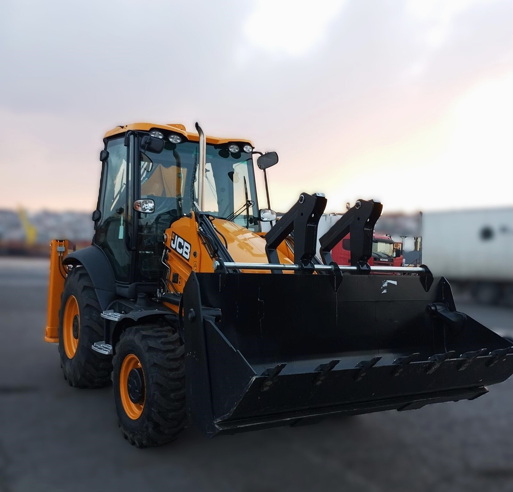 Экскаватор погрузчик JCB 3CX Англия 2025 г.