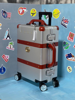 Дорожный чемодан Gucci