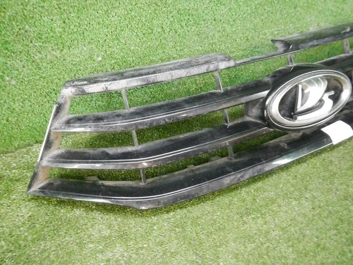 Решетка радиатора Lada Vesta (2015-н.в.)