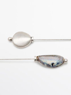 Massimo Dutti Брошь с керамической деталью «Лист», синий