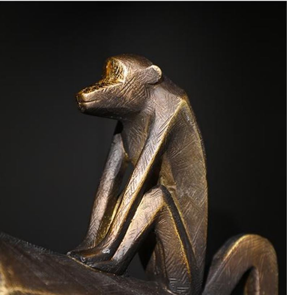 Статуэтка Pious Ornament