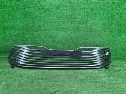 Решетка переднего бампера Toyota Camry xv70 17-21