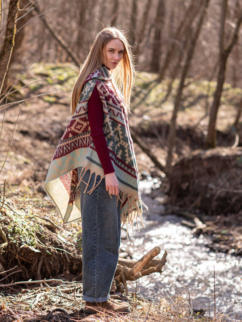 Пончо женское шерстяное с орнаментом