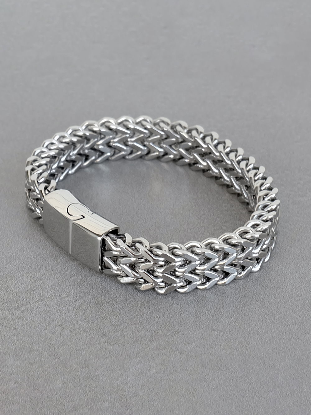 Мужской браслет из стали с магнитной застежкой