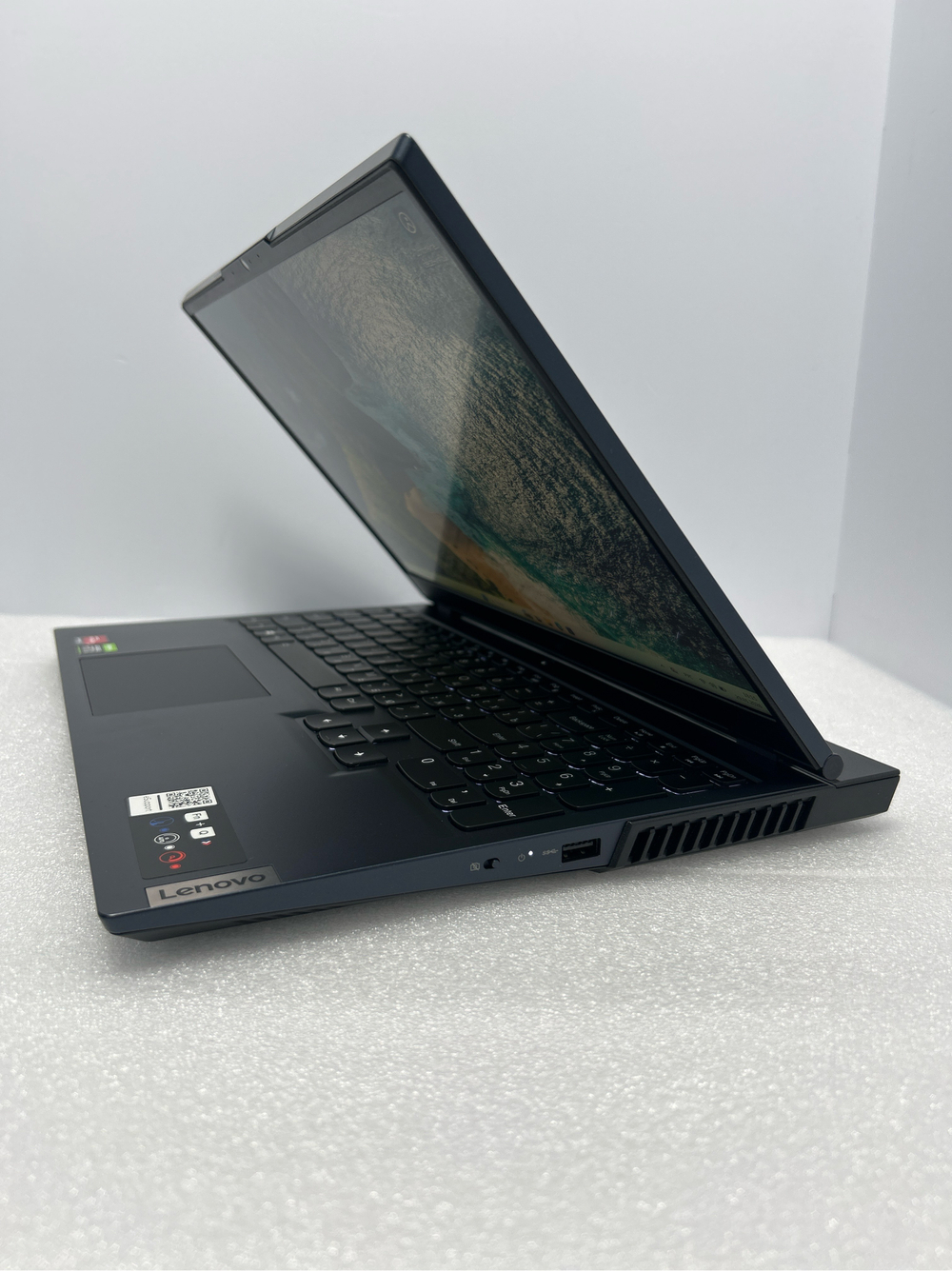 Ноутбук игровой Lenovo Legion 5 15ACH6H 15.6"/AMD Ryzen 7 5800H/RAM 16GB/SSD 512GB/GeForce RTX 3070 8GB/1920*1080/IPS/Windows 11/Подсветка кл-ры: LED/черный. Состояние: B1