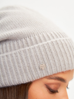 Шапка FABI удлиненная одинарная c отворотом с содержанием 
шерсти енота и ангоры