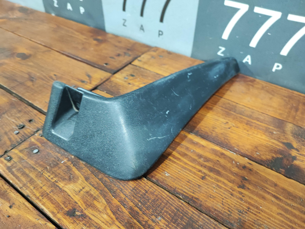 Брызговик задний правый Kia Sportage 4 (QL) 16-18 Б/У Оригинал 86842F1000