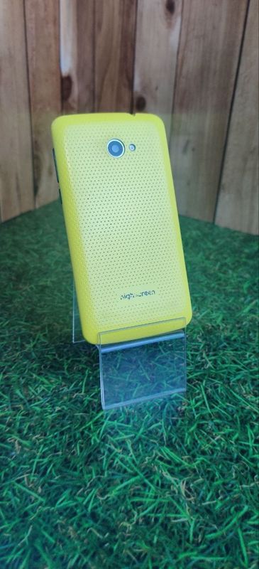 Смартфон Highscreen Spark 2 желтый 512Mb/4Gb Для Звонков + Telegram (Витринный)