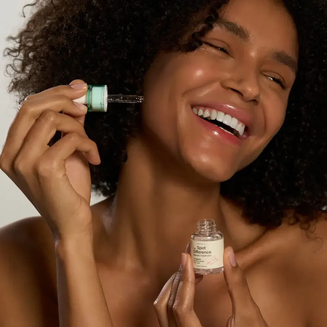 Локальная сыворотка от акне с 2% ниацинамида AXIS-Y Spot the Difference Blemish Treatment 15 мл