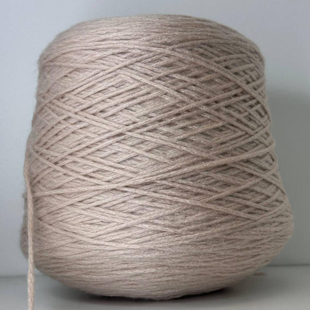 HOBBIT - Pecci Filati; 90% меринос, 10% п/а; 150м/100гр; col. 37327, цвет: пудровый розовый