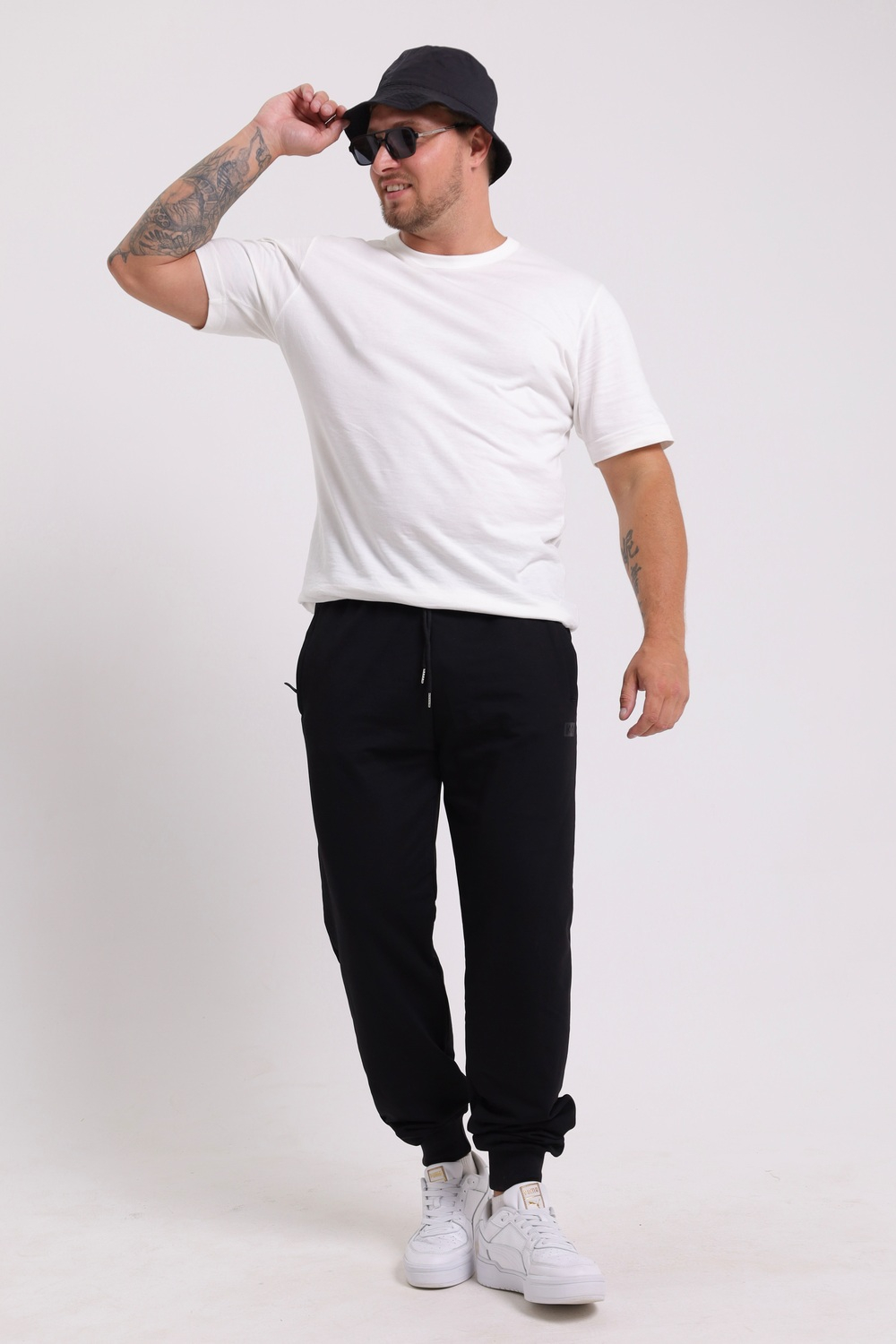 17 Брюки мужские с манжетом