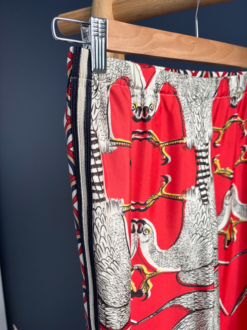 Шелковые брюки Gucci, 152