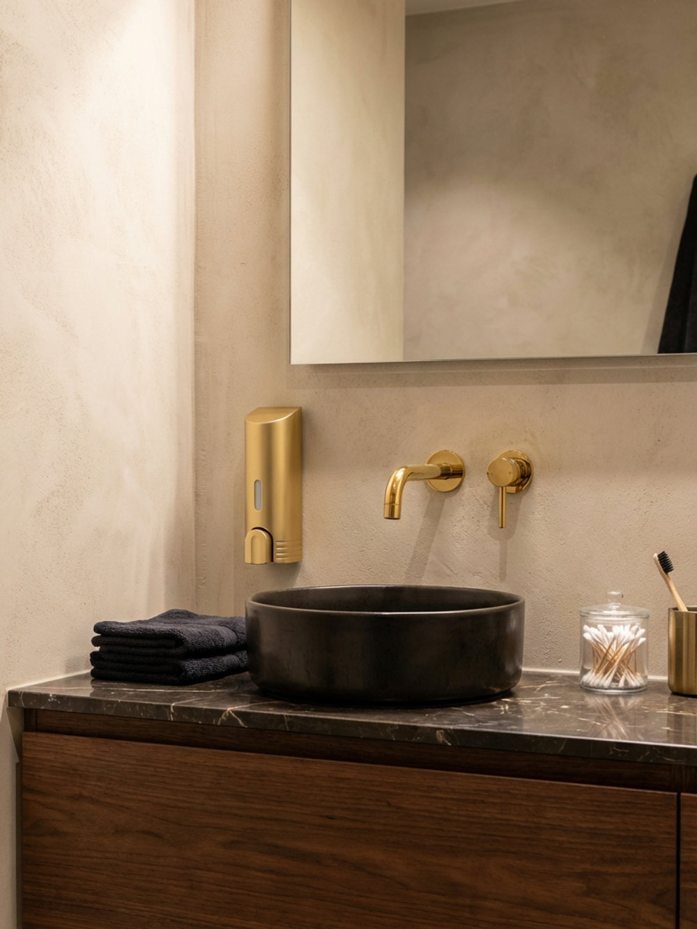 Диспенсер для мыла DIWO Смоленск DW-SM40GM настенный, золото