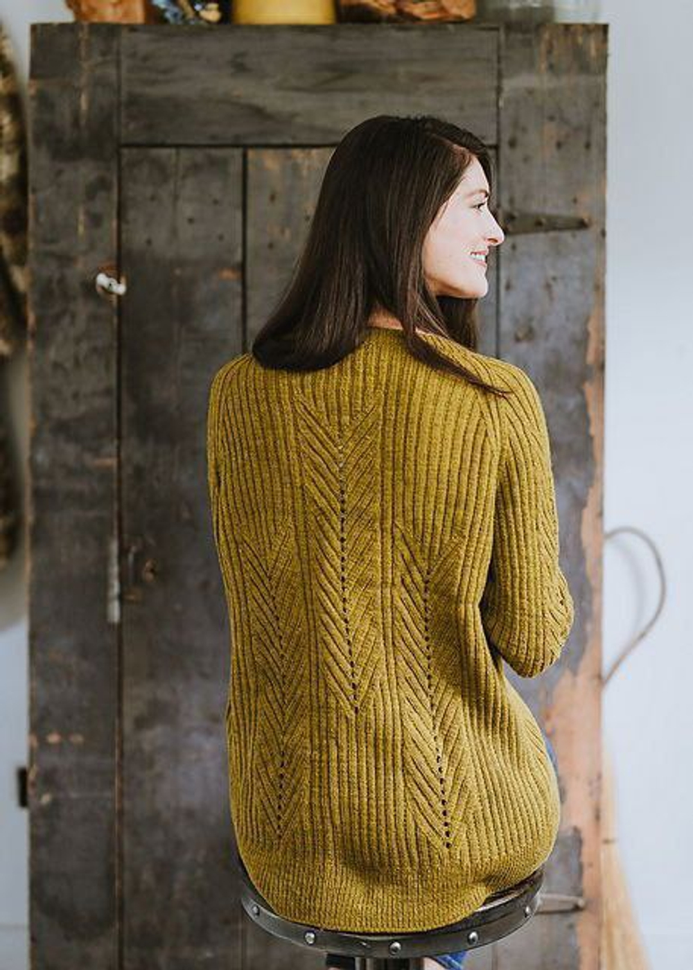 Описание по вязанию кардигана спицами "Emily"