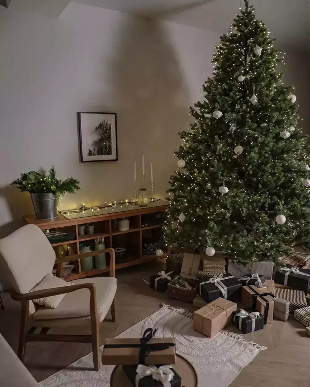 Ель искусственная «Торжественная» (Литая) 270 см / 2.7 м