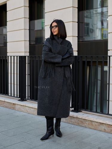 Графитовое пальто с шарфом