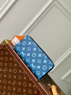 Louis Vuitton Zippy Vertical Wallet