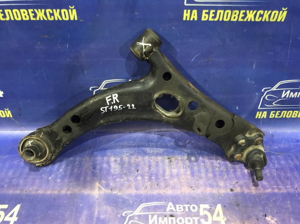 Рычаг передний правый TOYOTA CORONA 1993