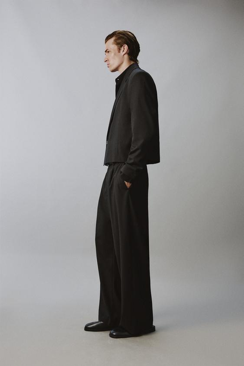 ZARA БРЮКИ RELAXED FIT СО СКЛАДКАМИ, ЧЕРНЫЙ