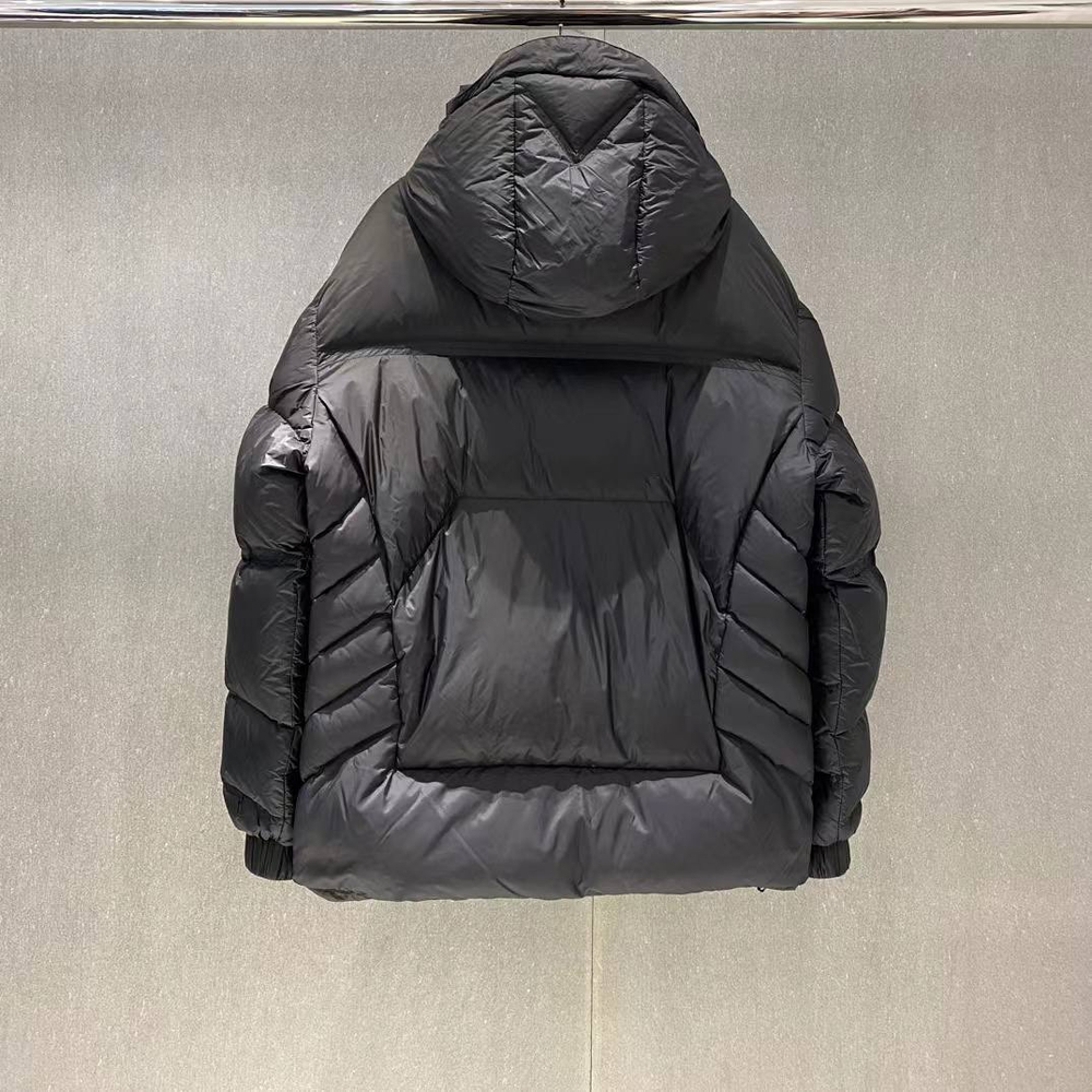 Пуховик Moncler