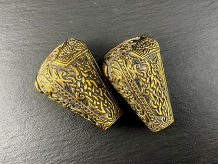 Фибула. Готланд 10-11 в. (медвежьи головы, пара)