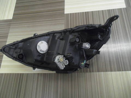 фара правая Toyota Aqua NHP10 52-293