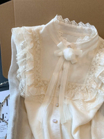 Элегантная женская блузка с кружевом и бантом