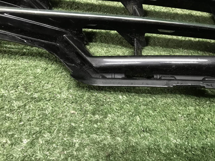 Решетка перед бампера VW Touareg 2 NF 14-18 R-Line