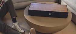 Cambridge Audio Evo One Black Walnut — универсальная стриминговая акустическая система «всё в одном»