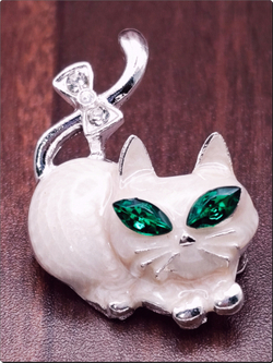 Брошь булавка "Кошечка" серебристая.