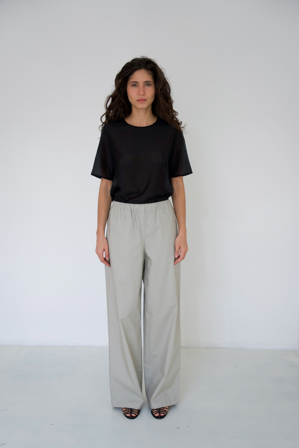 Тестовый экземпляр. Брюки Kami из хлопка 100%. Цвет светло-серый. №62 Другая ткань (вареный хлопок).