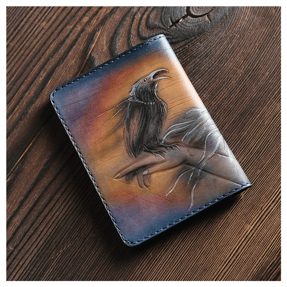 Кожаная обложка на паспорт «Ворон»