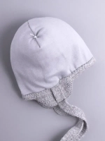 Шапка детская осенняя с завязками и помпонами